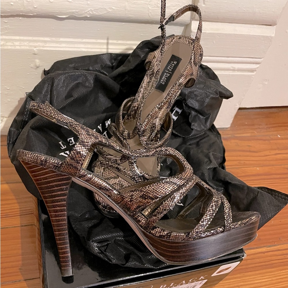 White House Black Market 'Karley' Platform Heels 7.5 snake print